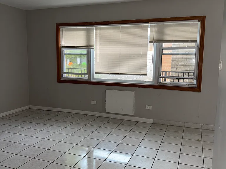 5815 W 35th St #6 — Photo 2