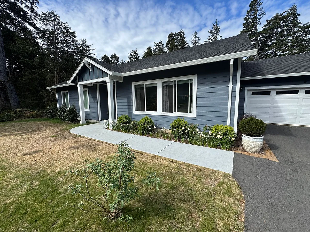 Building Photo - 140 Mahala Way