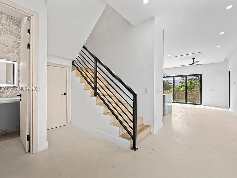 1321 NE 13th Ave — Photo 7