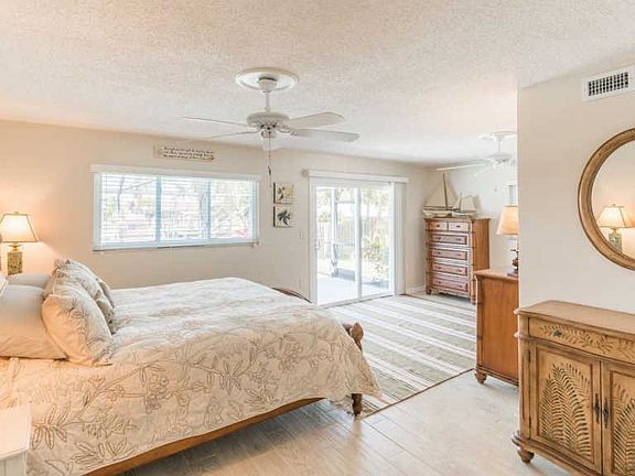5th image of 332 Barrello Ln