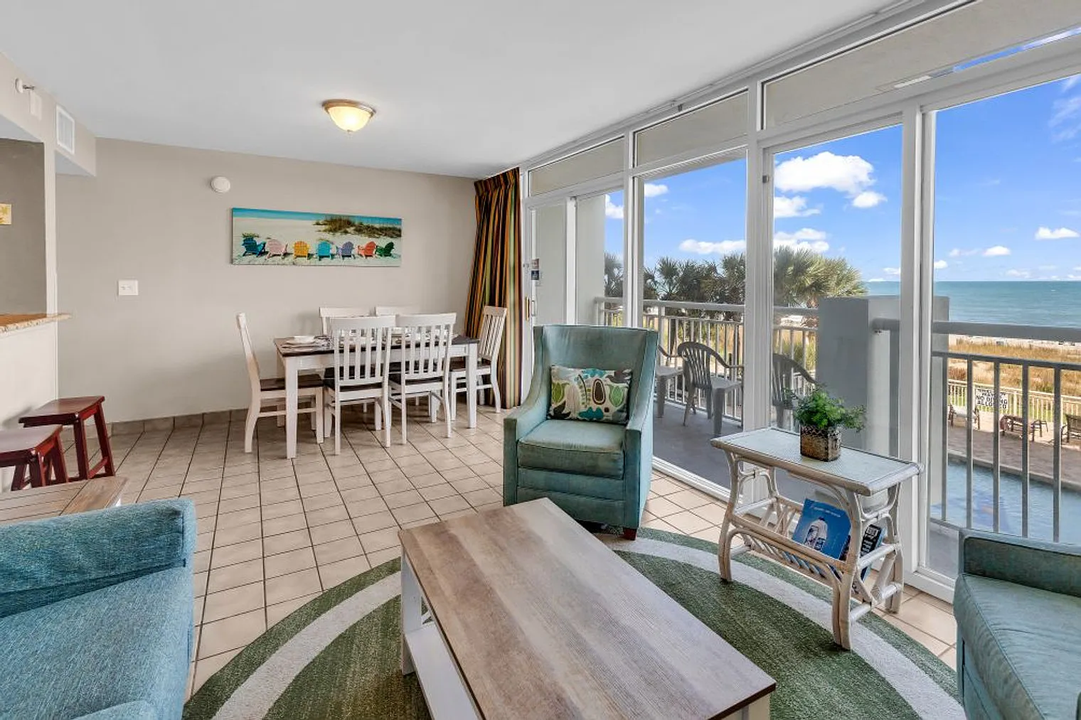2 bed, 2.0 bath, 893 sqft, $4,413 — Photo 2