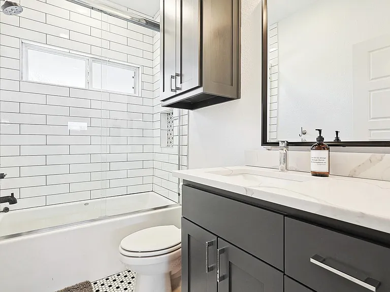 304 Bowie St — Photo 42
