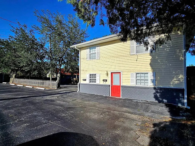 802 Forrest Ave #B — Photo 5