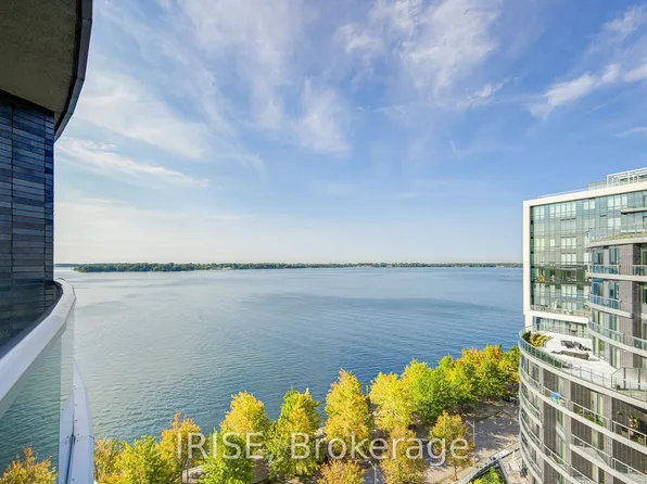 1 Edgewater Dr #Penthouse 13, Toronto, ON M5A 0L1