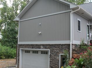 332 Two Rivers Dr, Westminster, SC 29693
