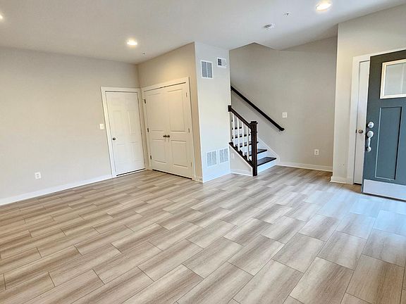 4th image of 8650 Satinwood Dr