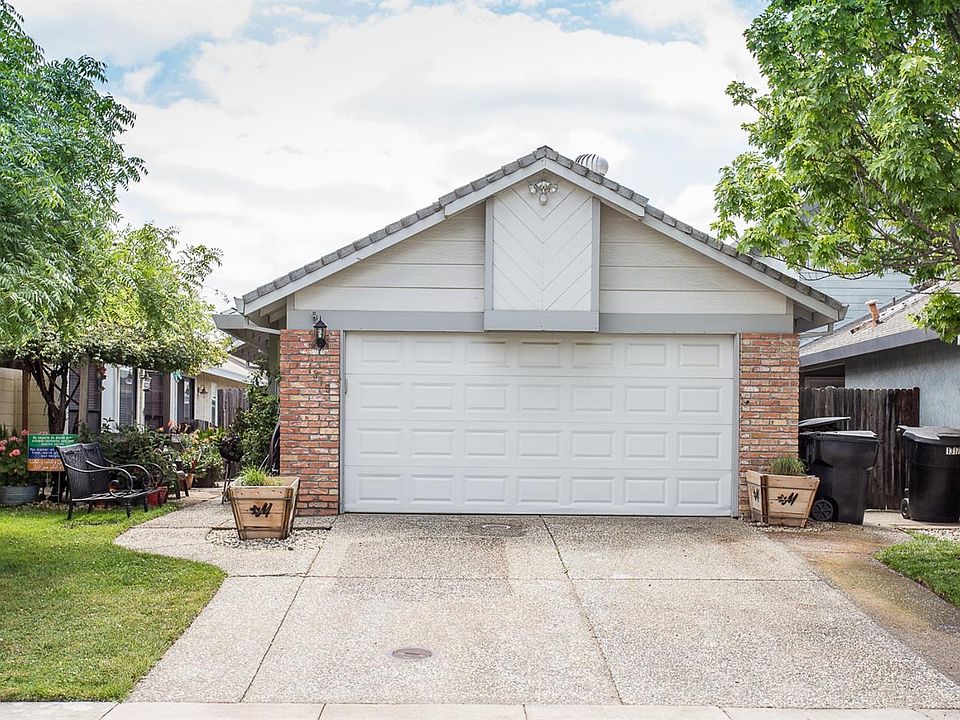 1st image of 1315 Puebla Way