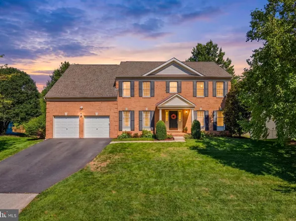 43738 Webster Ct, Ashburn, VA 20147