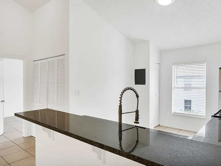 3651 N Goldenrod Rd #B203 — Photo 6