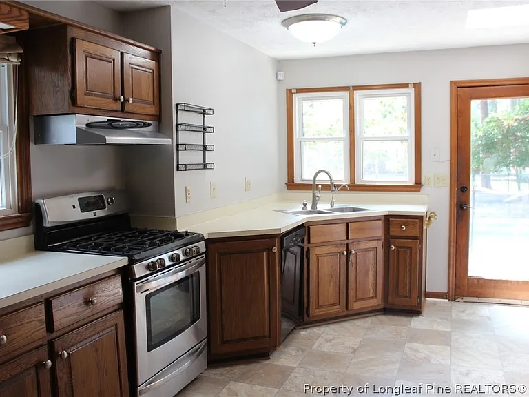 236 Pinecrest Dr — Photo 16