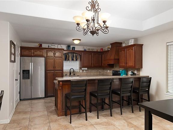 4th image of 1008 Loyola Dr