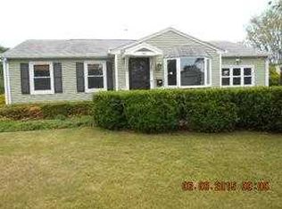 101 Surrey Ln, Woonsocket, RI 02895