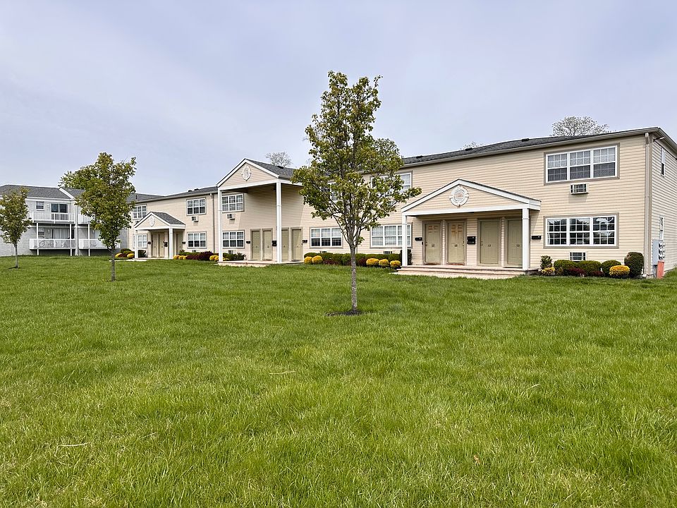 1st image of 582 Patten Ave #19