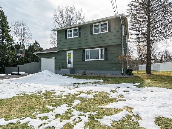 2nd image of 6092 Rossland Cir