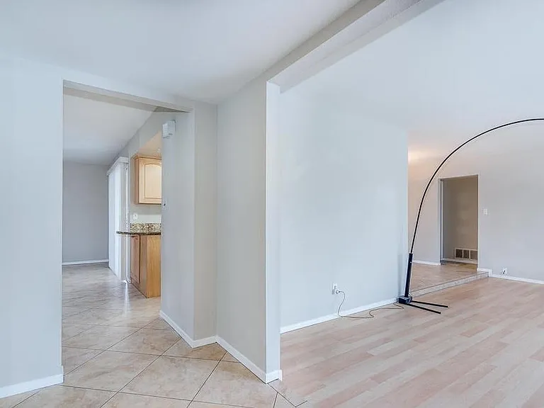 2439 E Del Rio Dr — Photo 6