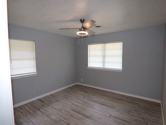 5th image of 3705 Bryan Dr
