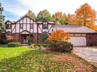 491 Lynden Dr, Highland Heights, OH 44143