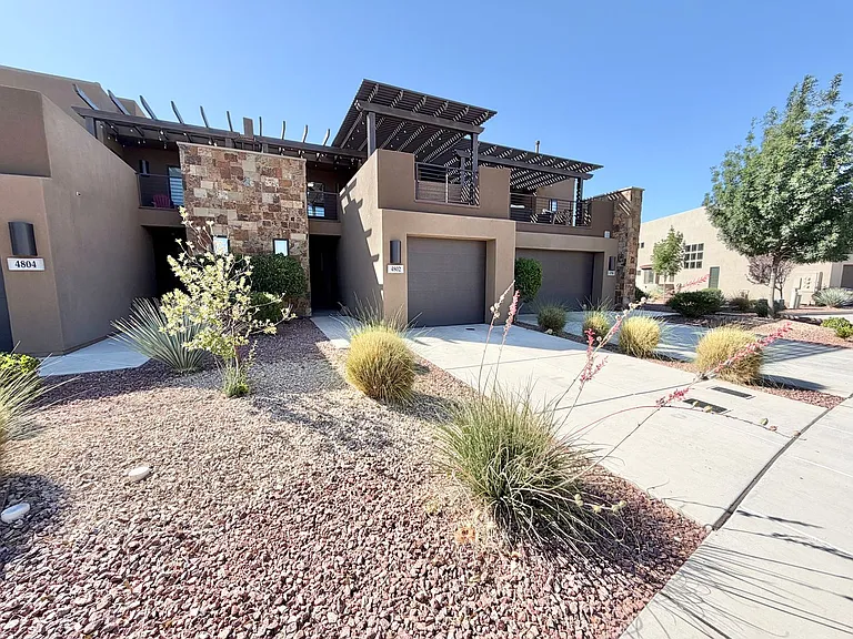 4802 N Winged Foot Dr — Photo 2