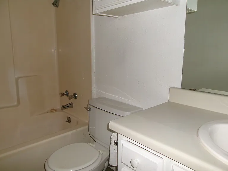 754 E Warrior Trl #D — Photo 6