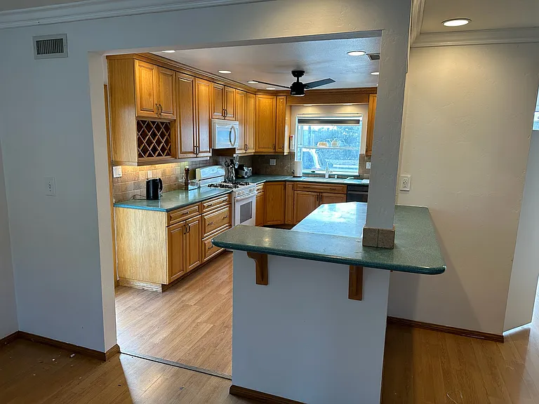5022 Mount Etna Dr — Photo 5