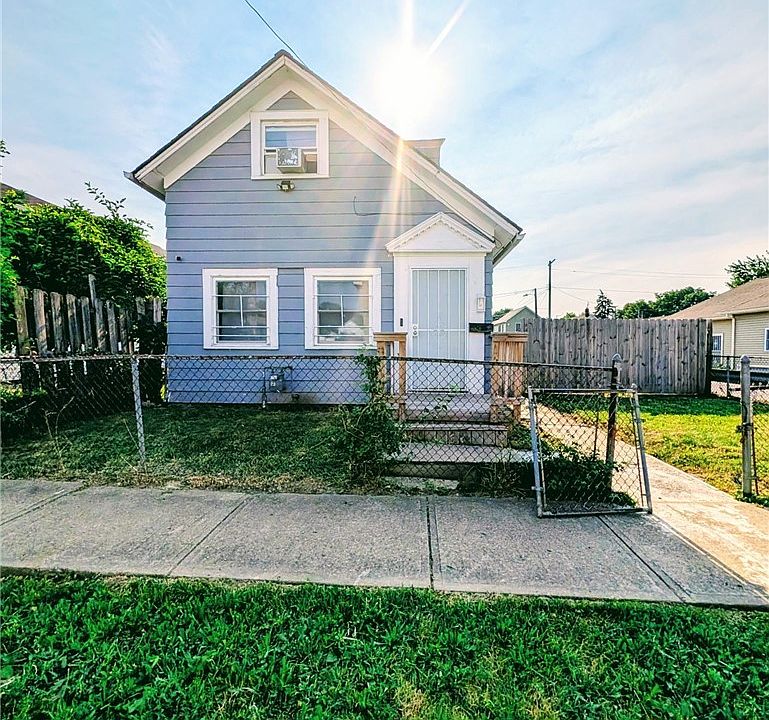 1st image of 3233 W 52nd St