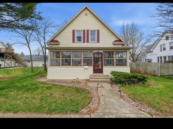 813 John Adams St, Sauk City, WI 53583