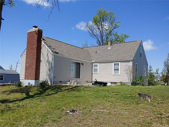 3rd image of 3977 Darden Dr