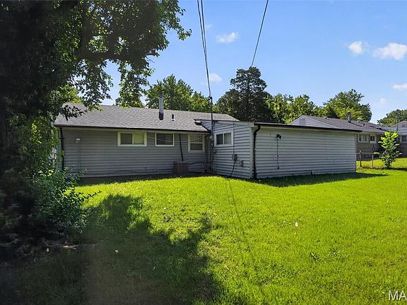 3rd image of 5563 Winchelsea Dr