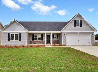 706 Alpha Ct, Richlands, NC 28574