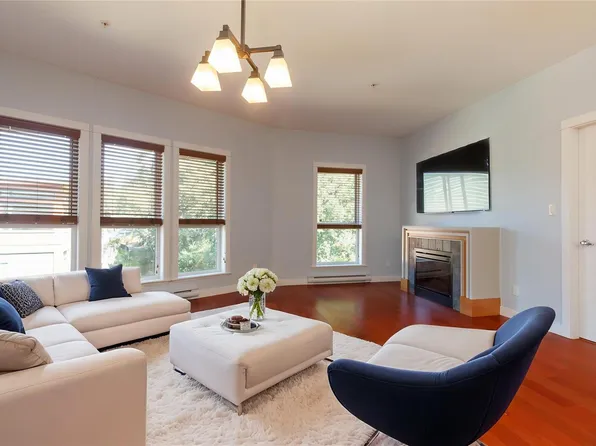 101 Nursery Hill Dr #407, View Royal, BC V9B 0H5