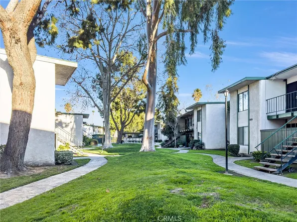 1735 E Washington St APT G17, Colton, CA 92324