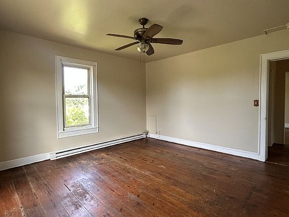 3rd image of 84 E Strasburg Rd Front 4