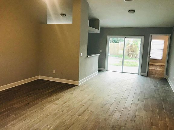 4th image of 13310 Kearney Way