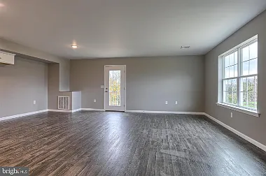 18 Chloe Dr #1 — Photo 5