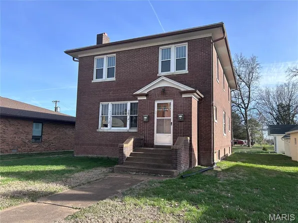 44 W Main St, Mascoutah, IL 62258