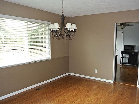 5th image of 3021 Santiago Dr