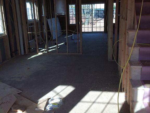 3rd image of 416 Bartlett Ave