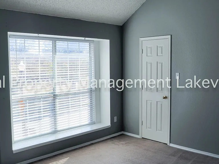 7500 Waterside Pl — Photo 21