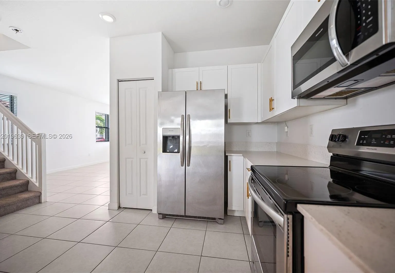 4 bed, 2.5 bath, 1820 sqft, $3,400 — Photo 4