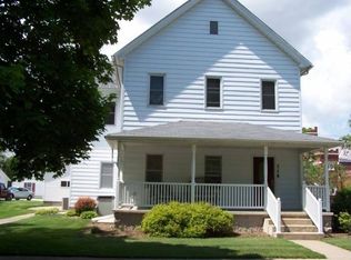 119 E 7th St, Beardstown, IL 62618