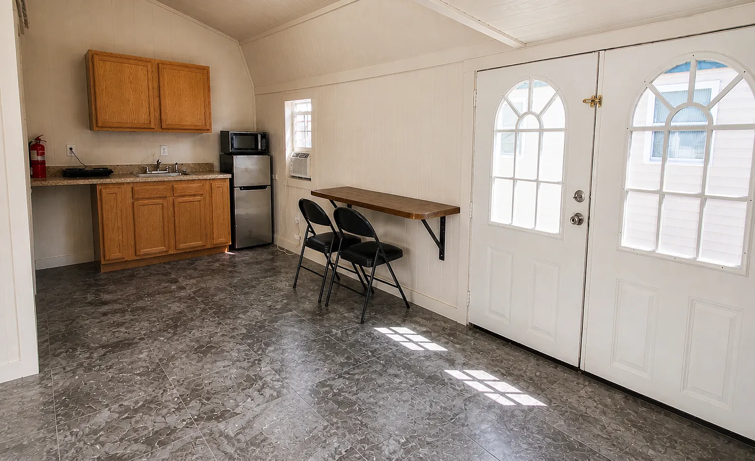 33 Roy Avenue - A — Photo 3