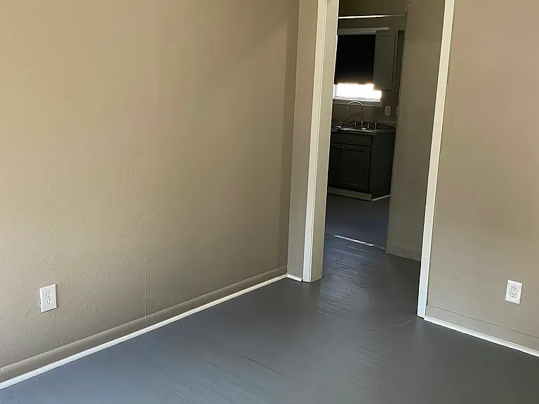 1231 Estelle St — Photo 10