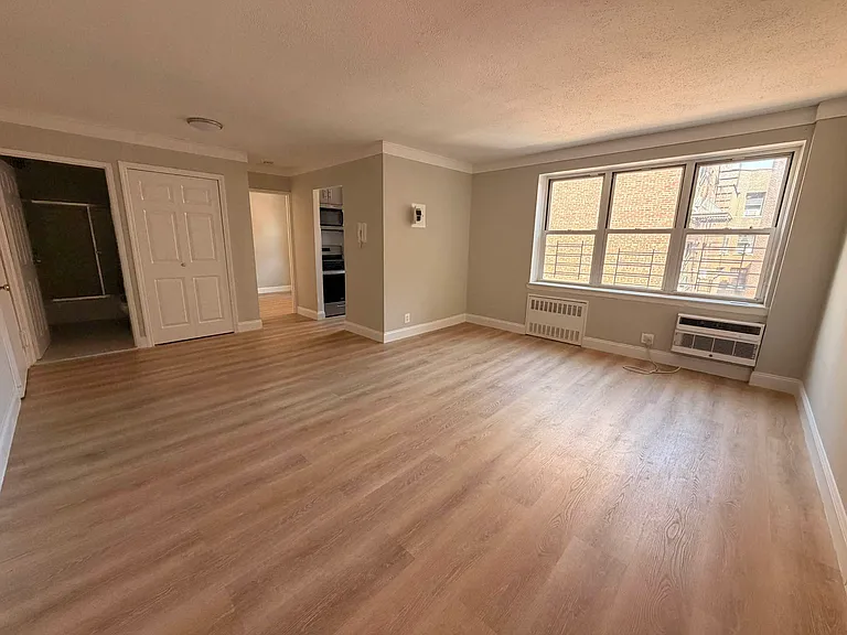83-60 118th St #6M — Photo 3