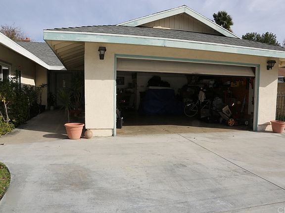 2nd image of 15071 Beechwood Ln