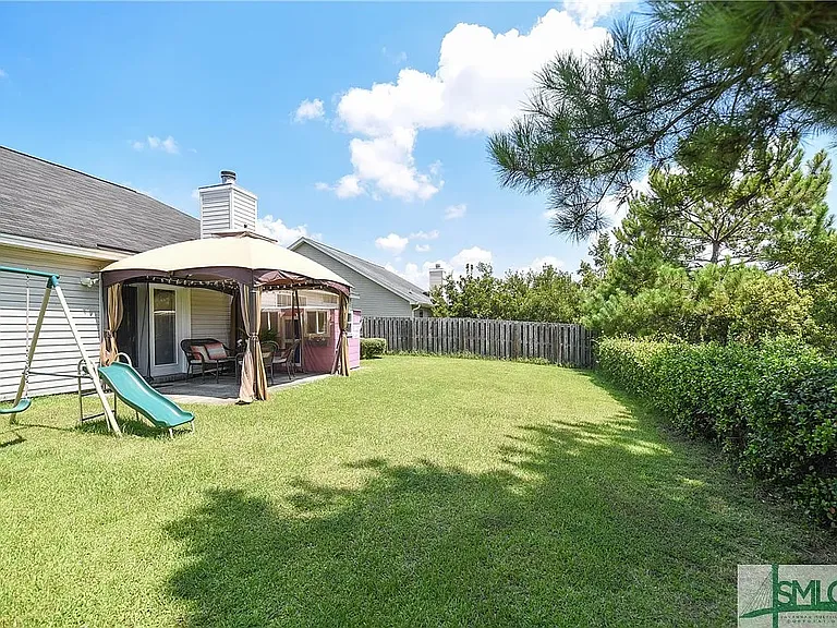 132 W Tisbury Ln — Photo 2
