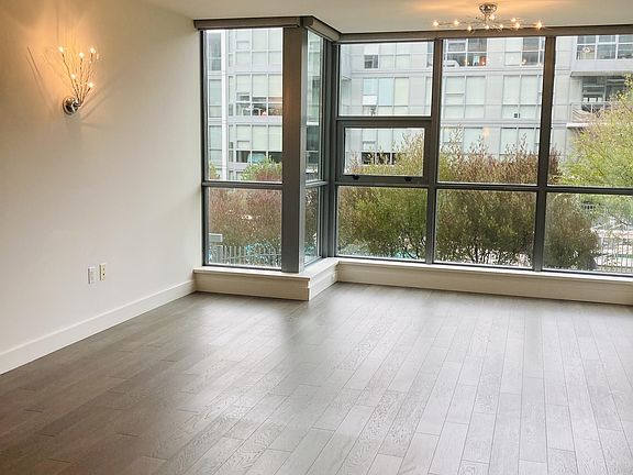 4th image of 420 Mission Bay Blvd N Unit 409