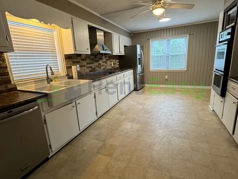 640 Great Bridge Blvd — Photo 4