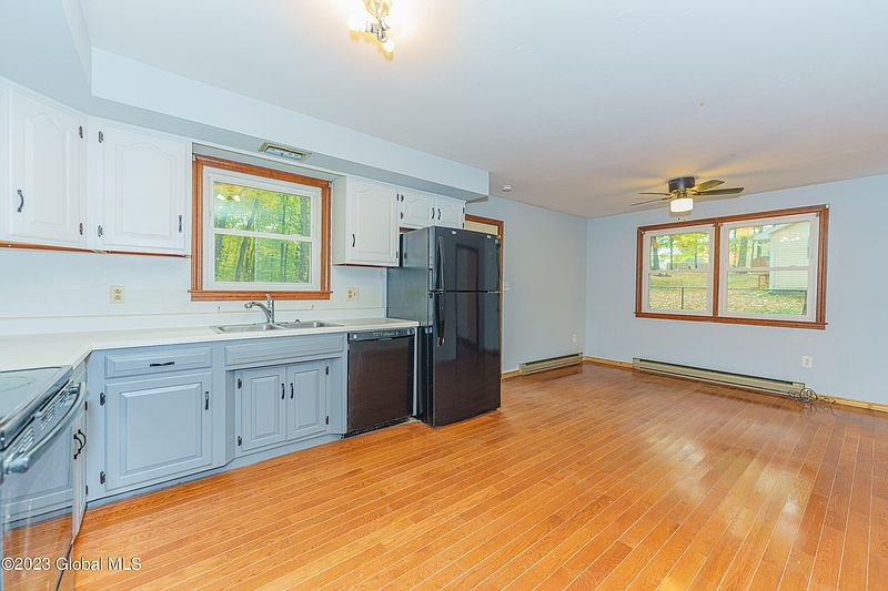 5th image of 15 Matthew Drive
