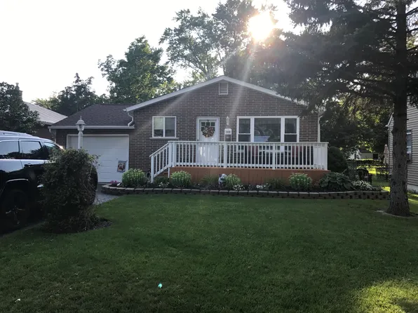 3480 Wallace Dr, Grand Island, NY 14072