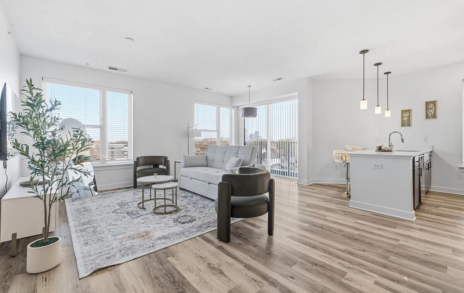 2 bed, 2.0 bath, $3,664 — Photo 2